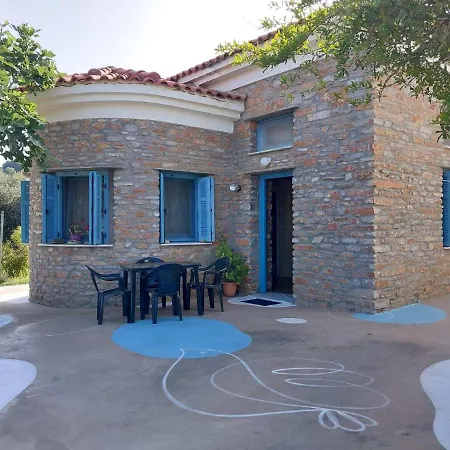 Holiday home Demetra's Stone House