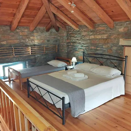 Holiday home Demetra's Stone House Andros Town