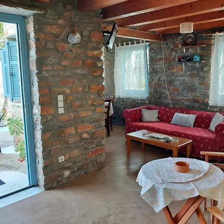 Holiday home Demetra's Stone House Andros Town